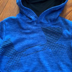 Boys Under Armour Hoodie YSmall